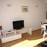Zuvela سبليت