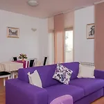 Zuvela شقة *