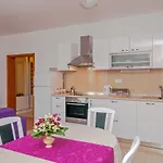 Apartament Zuvela *
